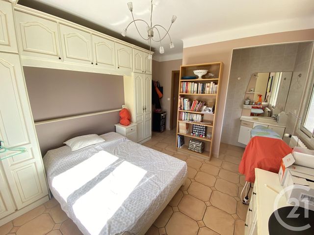 Afficher la photo en grand maison à vendre - 8 pièces - 178.7 m2 - LE PRADET - 83 - PROVENCE-ALPES-COTE-D-AZUR - Century 21 Sagittaire Immobilier