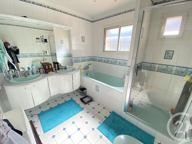 Afficher la photo en grand maison à vendre - 8 pièces - 178.7 m2 - LE PRADET - 83 - PROVENCE-ALPES-COTE-D-AZUR - Century 21 Sagittaire Immobilier
