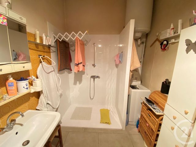 Afficher la photo en grand appartement à vendre - 3 pièces - 72.0 m2 - HYERES - 83 - PROVENCE-ALPES-COTE-D-AZUR - Century 21 Sagittaire Immobilier