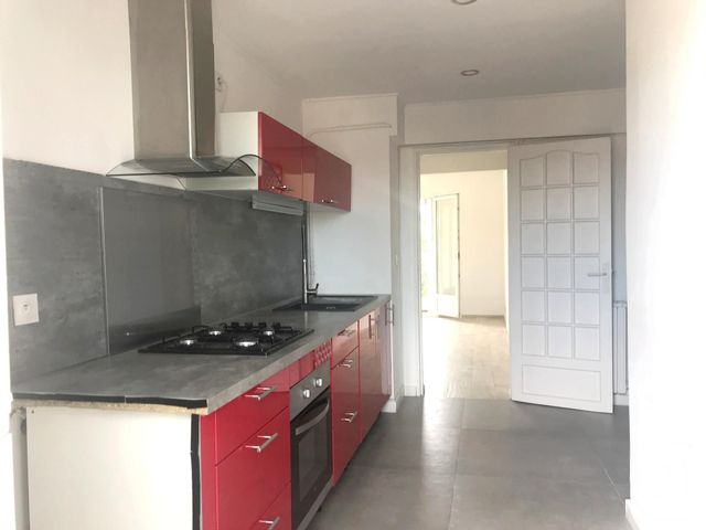 Afficher la photo en grand appartement à vendre - 4 pièces - 72.0 m2 - LE PRADET - 83 - PROVENCE-ALPES-COTE-D-AZUR - Century 21 Sagittaire Immobilier