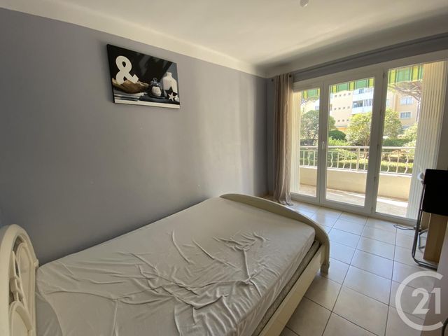 Afficher la photo en grand appartement à vendre - 4 pièces - 68.0 m2 - LE PRADET - 83 - PROVENCE-ALPES-COTE-D-AZUR - Century 21 Sagittaire Immobilier