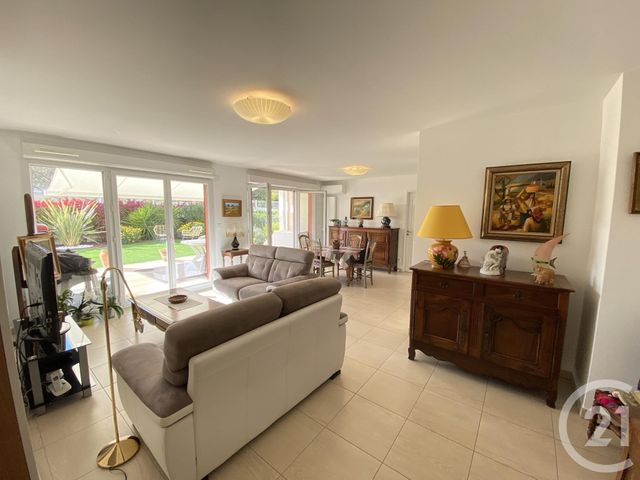 Afficher la photo en grand appartement à vendre - 5 pièces - 95.23 m2 - LE PRADET - 83 - PROVENCE-ALPES-COTE-D-AZUR - Century 21 Sagittaire Immobilier