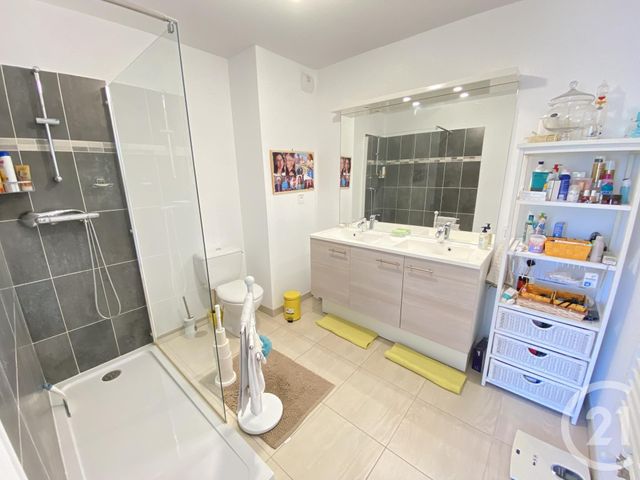 Afficher la photo en grand appartement à vendre - 5 pièces - 95.23 m2 - LE PRADET - 83 - PROVENCE-ALPES-COTE-D-AZUR - Century 21 Sagittaire Immobilier