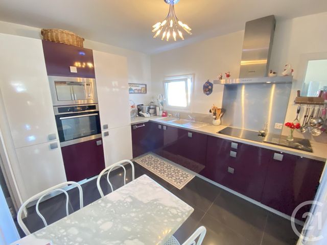 Afficher la photo en grand Appartement T4 à vendre - 4 pièces - 85.14 m2 - LE PRADET - 83 - PROVENCE-ALPES-COTE-D-AZUR - Century 21 Sagittaire Immobilier