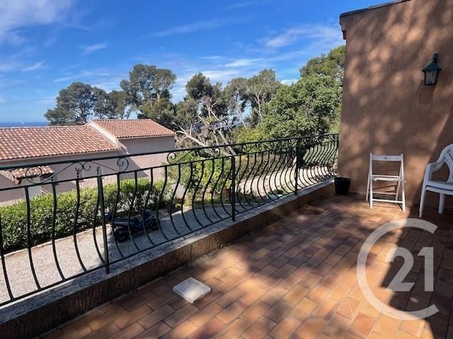 maison à vendre - 5 pièces - 175.48 m2 - LE PRADET - 83 - PROVENCE-ALPES-COTE-D-AZUR - Century 21 Sagittaire Immobilier