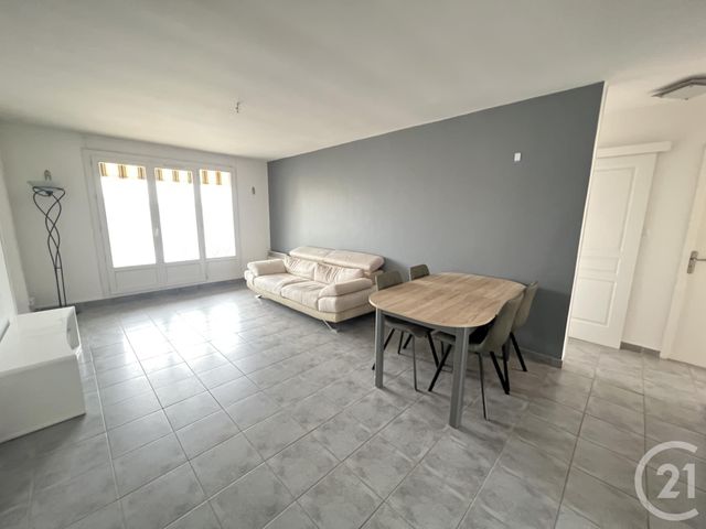 Appartement F4 à vendre - 4 pièces - 76.0 m2 - HYERES - 83 - PROVENCE-ALPES-COTE-D-AZUR - Century 21 Sagittaire Immobilier