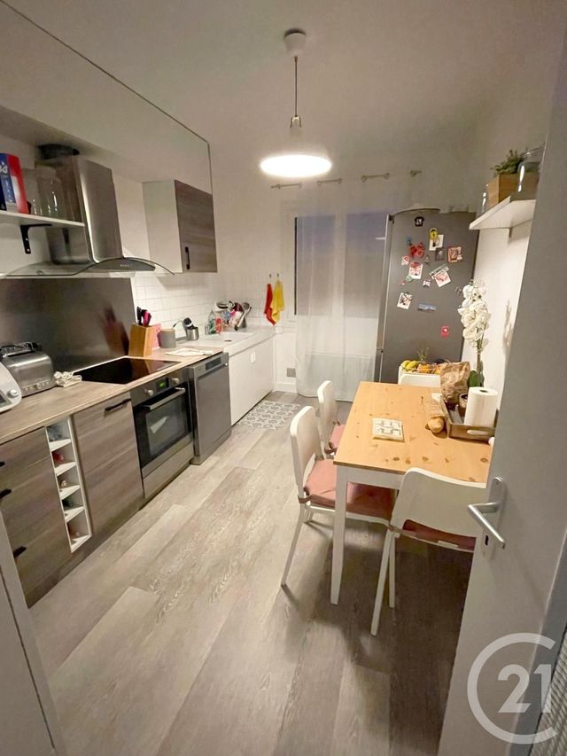 appartement à louer - 3 pièces - 72.6 m2 - SOLLIES PONT - 83 - PROVENCE-ALPES-COTE-D-AZUR - Century 21 Sagittaire Immobilier