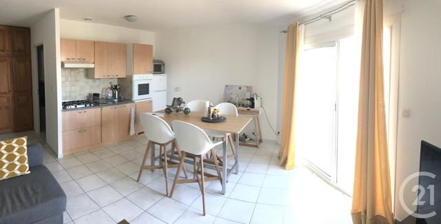 Appartement F2 à louer - 2 pièces - 39.2 m2 - LA FARLEDE - 83 - PROVENCE-ALPES-COTE-D-AZUR - Century 21 Sagittaire Immobilier