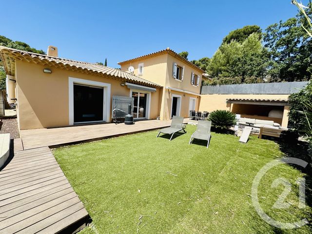 maison à vendre - 8 pièces - 130.0 m2 - CARQUEIRANNE - 83 - PROVENCE-ALPES-COTE-D-AZUR - Century 21 Sagittaire Immobilier