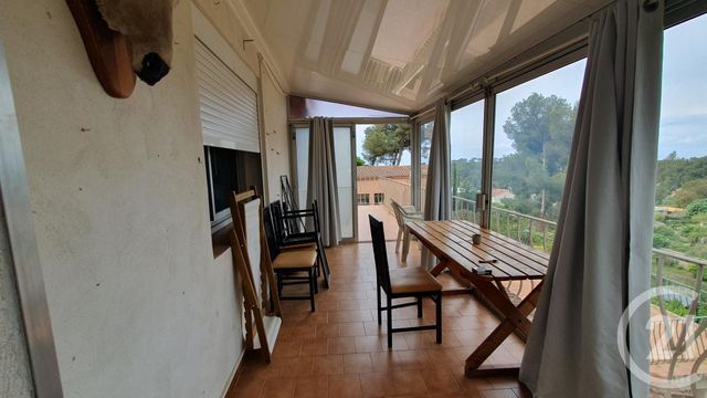 maison à vendre - 7 pièces - 158.11 m2 - CARQUEIRANNE - 83 - PROVENCE-ALPES-COTE-D-AZUR - Century 21 Sagittaire Immobilier