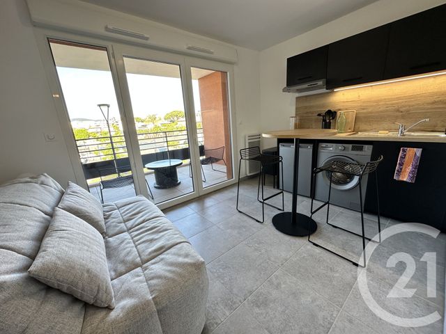 Appartement T1 à vendre - 1 pièce - 18.0 m2 - HYERES - 83 - PROVENCE-ALPES-COTE-D-AZUR - Century 21 Sagittaire Immobilier