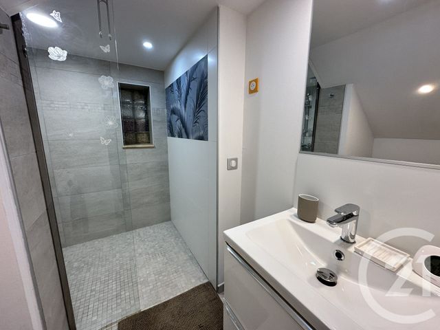 Appartement T2 à louer - 2 pièces - 24.85 m2 - LE PRADET - 83 - PROVENCE-ALPES-COTE-D-AZUR - Century 21 Sagittaire Immobilier