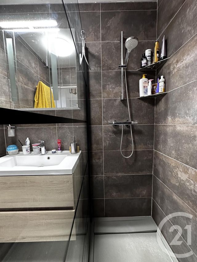 Afficher la photo en grand Appartement F2 à vendre - 2 pièces - 42.11 m2 - HYERES - 83 - PROVENCE-ALPES-COTE-D-AZUR - Century 21 Sagittaire Immobilier