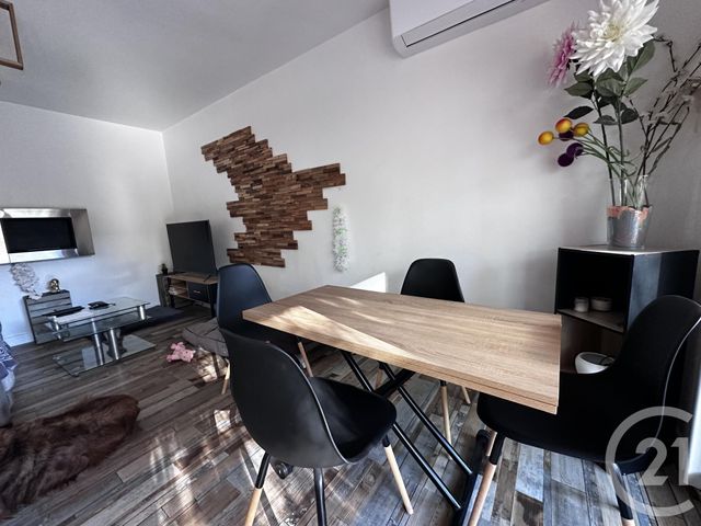 Afficher la photo en grand Appartement F2 à vendre - 2 pièces - 42.11 m2 - HYERES - 83 - PROVENCE-ALPES-COTE-D-AZUR - Century 21 Sagittaire Immobilier