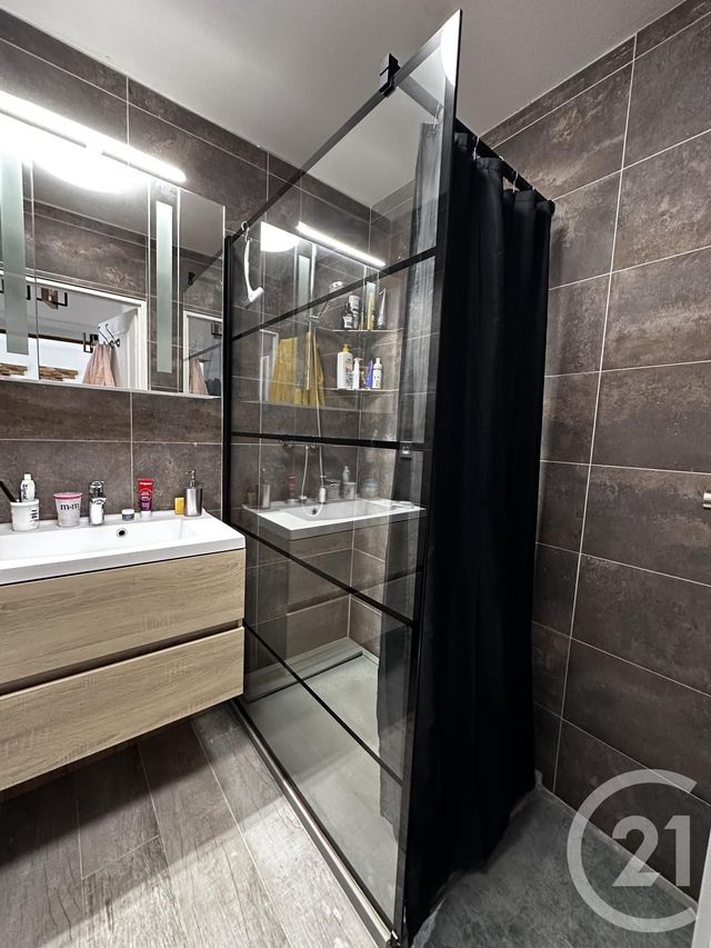 Afficher la photo en grand Appartement F2 à vendre - 2 pièces - 42.11 m2 - HYERES - 83 - PROVENCE-ALPES-COTE-D-AZUR - Century 21 Sagittaire Immobilier