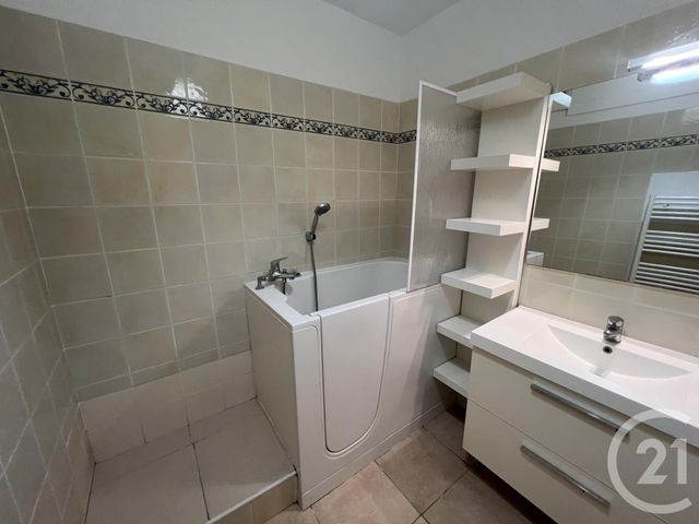 Appartement F4 à vendre - 4 pièces - 92.39 m2 - HYERES - 83 - PROVENCE-ALPES-COTE-D-AZUR - Century 21 Sagittaire Immobilier