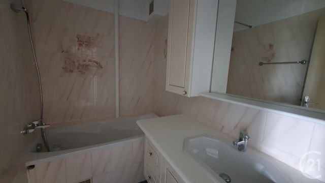 Appartement F4 à vendre - 4 pièces - 71.29 m2 - LE PRADET - 83 - PROVENCE-ALPES-COTE-D-AZUR - Century 21 Sagittaire Immobilier