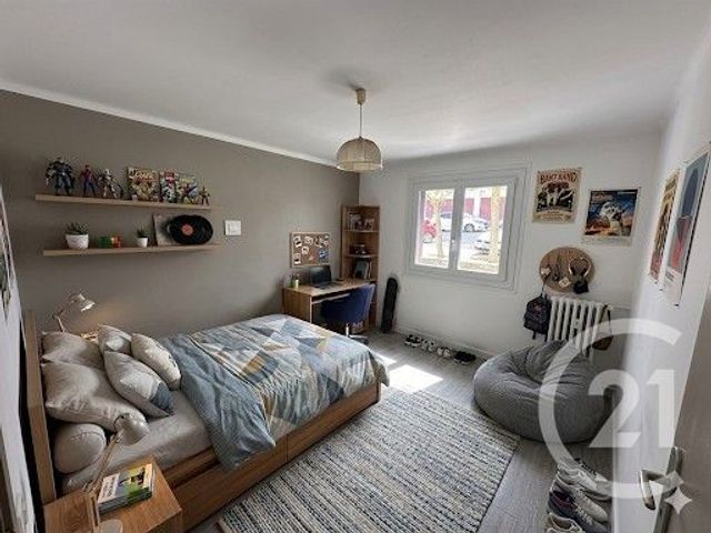 Appartement F4 à vendre - 4 pièces - 71.29 m2 - LE PRADET - 83 - PROVENCE-ALPES-COTE-D-AZUR - Century 21 Sagittaire Immobilier