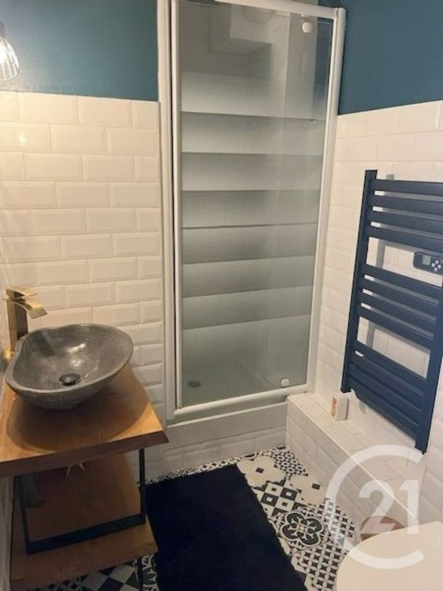 Appartement à vendre - 2 pièces - 25.54 m2 - CARQUEIRANNE - 83 - PROVENCE-ALPES-COTE-D-AZUR - Century 21 Sagittaire Immobilier