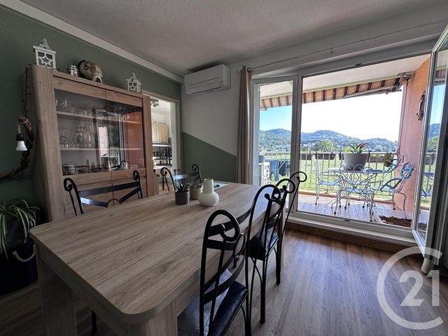 Appartement F5 à vendre - 5 pièces - 90.53 m2 - CARQUEIRANNE - 83 - PROVENCE-ALPES-COTE-D-AZUR - Century 21 Sagittaire Immobilier
