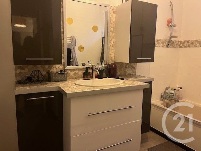 Appartement F2 à vendre - 2 pièces - 47.59 m2 - LE PRADET - 83 - PROVENCE-ALPES-COTE-D-AZUR - Century 21 Sagittaire Immobilier