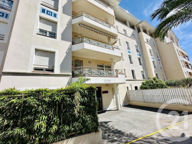 Appartement F2 à vendre - 2 pièces - 51.0 m2 - HYERES - 83 - PROVENCE-ALPES-COTE-D-AZUR - Century 21 Sagittaire Immobilier
