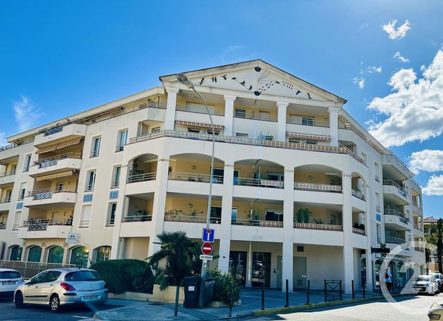 Appartement F2 à vendre - 2 pièces - 51.0 m2 - HYERES - 83 - PROVENCE-ALPES-COTE-D-AZUR - Century 21 Sagittaire Immobilier