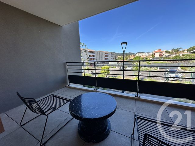 Appartement T1 à vendre - 1 pièce - 18.2 m2 - HYERES - 83 - PROVENCE-ALPES-COTE-D-AZUR - Century 21 Sagittaire Immobilier