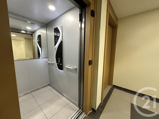 Appartement T1 à vendre - 1 pièce - 18.2 m2 - HYERES - 83 - PROVENCE-ALPES-COTE-D-AZUR - Century 21 Sagittaire Immobilier