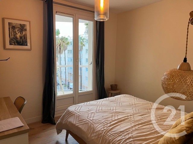 Appartement F5 à vendre - 5 pièces - 106.7 m2 - HYERES - 83 - PROVENCE-ALPES-COTE-D-AZUR - Century 21 Sagittaire Immobilier