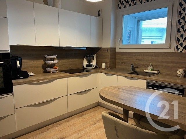 Appartement F5 à vendre - 5 pièces - 106.7 m2 - HYERES - 83 - PROVENCE-ALPES-COTE-D-AZUR - Century 21 Sagittaire Immobilier