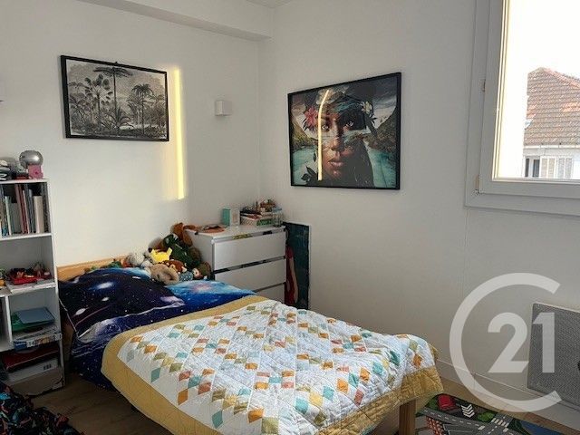 Appartement F5 à vendre - 5 pièces - 106.7 m2 - HYERES - 83 - PROVENCE-ALPES-COTE-D-AZUR - Century 21 Sagittaire Immobilier