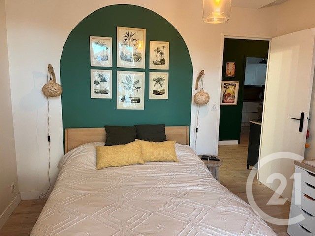 Appartement F5 à vendre - 5 pièces - 106.7 m2 - HYERES - 83 - PROVENCE-ALPES-COTE-D-AZUR - Century 21 Sagittaire Immobilier