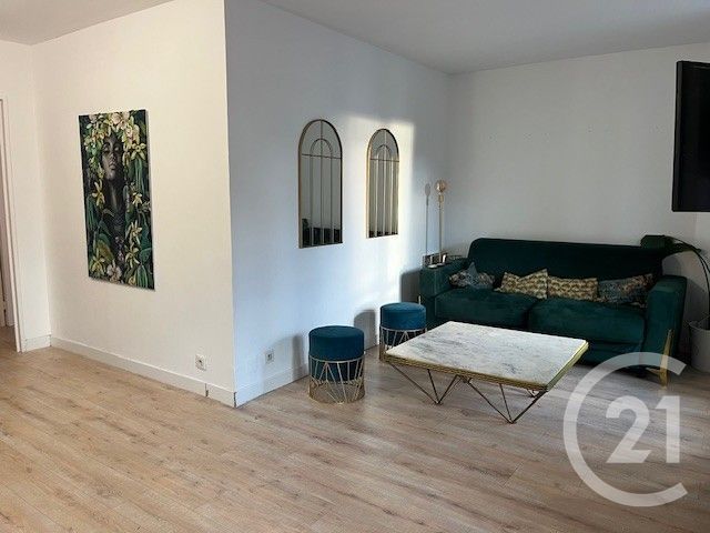 Appartement F5 à vendre - 5 pièces - 106.7 m2 - HYERES - 83 - PROVENCE-ALPES-COTE-D-AZUR - Century 21 Sagittaire Immobilier
