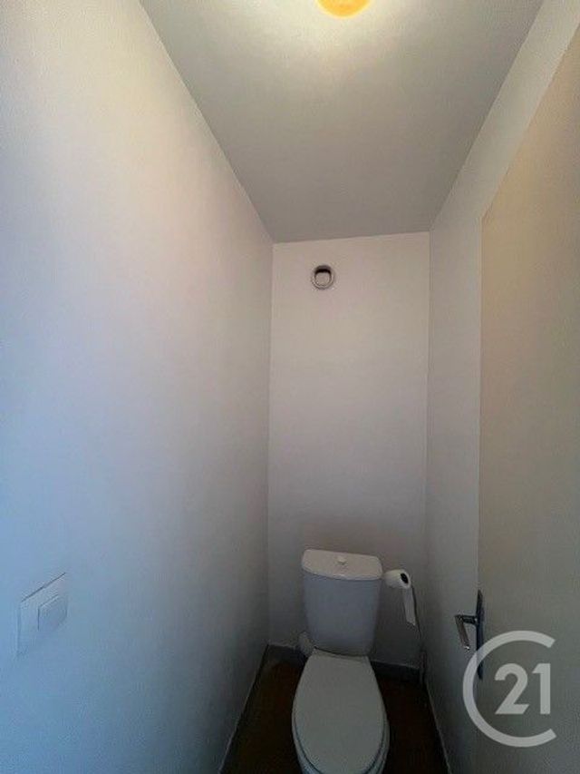 Appartement F3 à vendre - 3 pièces - 64.31 m2 - LE PRADET - 83 - PROVENCE-ALPES-COTE-D-AZUR - Century 21 Sagittaire Immobilier