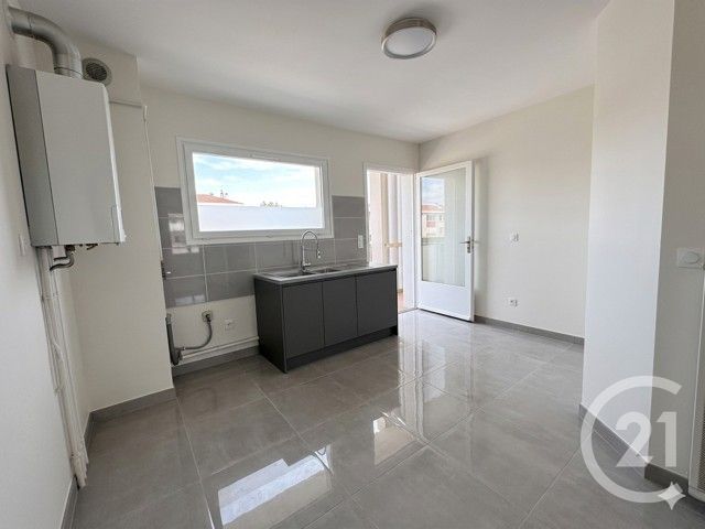 Appartement F3 à vendre - 3 pièces - 64.31 m2 - LE PRADET - 83 - PROVENCE-ALPES-COTE-D-AZUR - Century 21 Sagittaire Immobilier