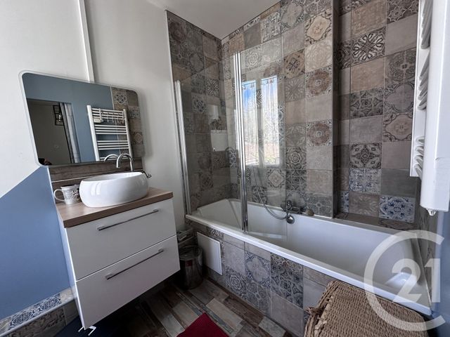 Appartement F2 à louer - 2 pièces - 28.49 m2 - LE PRADET - 83 - PROVENCE-ALPES-COTE-D-AZUR - Century 21 Sagittaire Immobilier