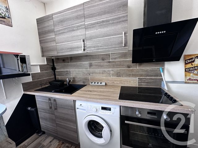 Appartement F2 à louer - 2 pièces - 28.49 m2 - LE PRADET - 83 - PROVENCE-ALPES-COTE-D-AZUR - Century 21 Sagittaire Immobilier