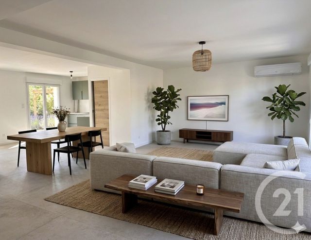 maison à vendre - 6 pièces - 176.2 m2 - LE PRADET - 83 - PROVENCE-ALPES-COTE-D-AZUR - Century 21 Sagittaire Immobilier