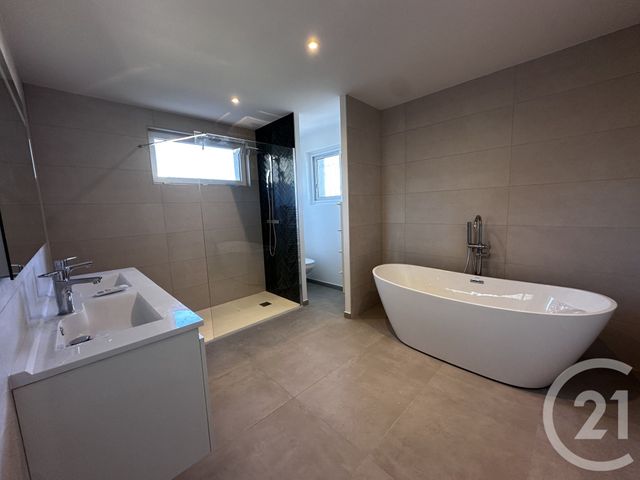 maison à vendre - 6 pièces - 176.2 m2 - LE PRADET - 83 - PROVENCE-ALPES-COTE-D-AZUR - Century 21 Sagittaire Immobilier