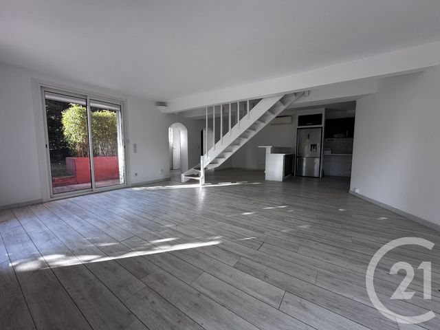 maison à vendre - 6 pièces - 150.0 m2 - LE PRADET - 83 - PROVENCE-ALPES-COTE-D-AZUR - Century 21 Sagittaire Immobilier