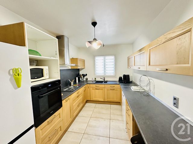 Appartement à louer - 3 pièces - 67.17 m2 - LE PRADET - 83 - PROVENCE-ALPES-COTE-D-AZUR - Century 21 Sagittaire Immobilier