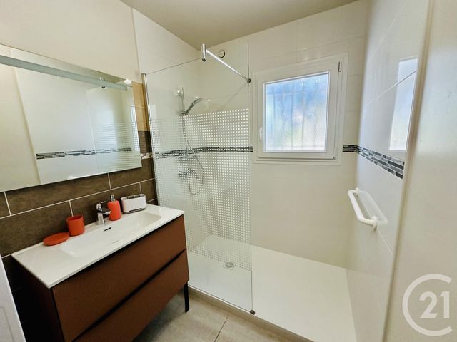Appartement à louer - 3 pièces - 67.17 m2 - LE PRADET - 83 - PROVENCE-ALPES-COTE-D-AZUR - Century 21 Sagittaire Immobilier